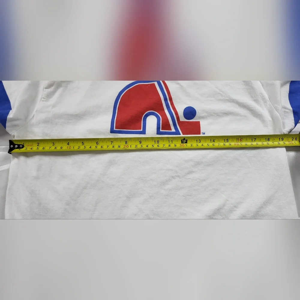 NHL White T-shirt Bud Light Of The Nordiques de W/ Blue Stripes - Picture 15 of 16
